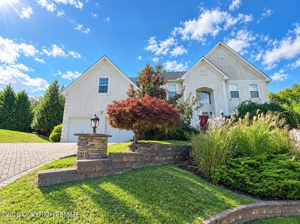 207 Center Valley Ct, East Stroudsburg, PA 18302