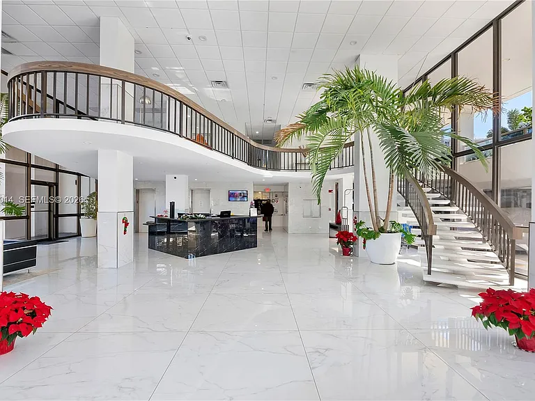 336 N Birch Rd #PENTHOUSE — Photo 44