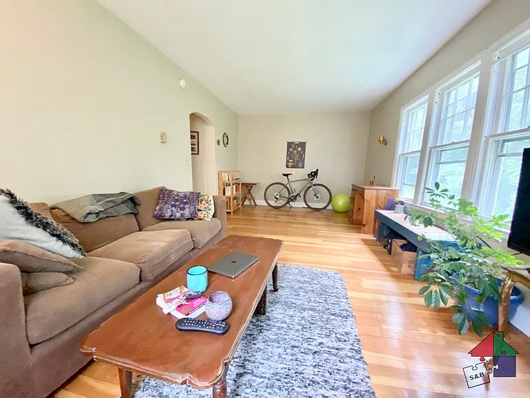 110 Northfield St #4 — Photo 4