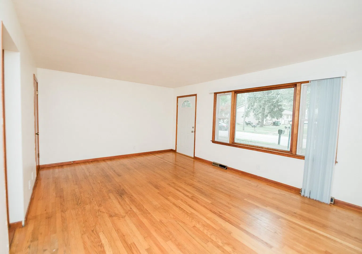 1007 Elizabeth Drive — Photo 3
