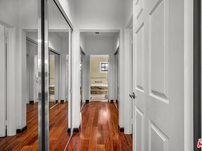 10810 Rochester Ave — Photo 18
