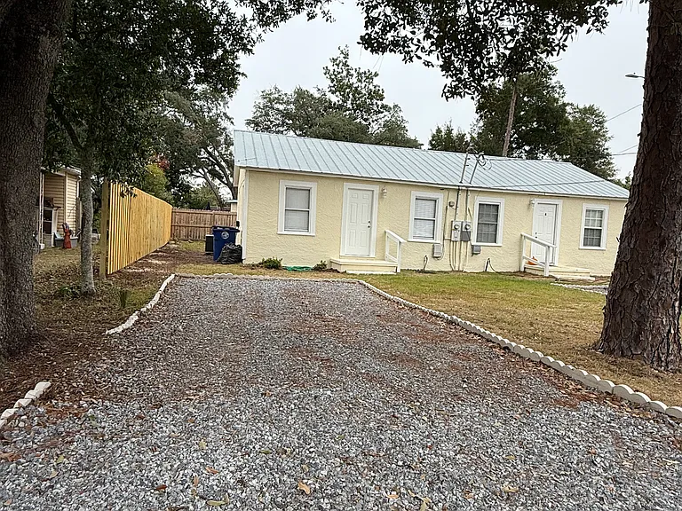 Drake Ave — Photo 12