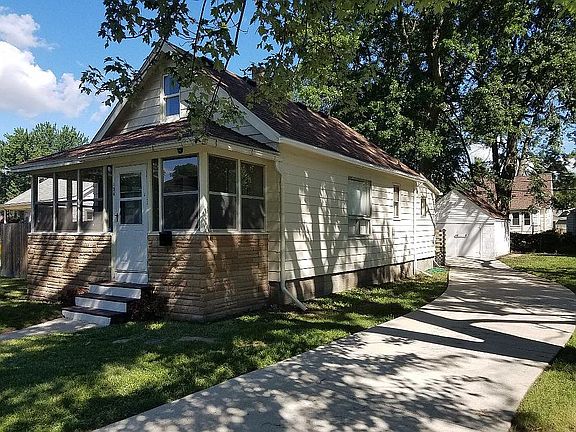 2nd image of 436 W Elza Ave