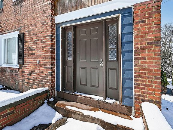 4th image of 793 Evergreen Rd