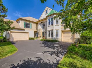4 Forest View Dr, Hawthorn Woods, IL 60047