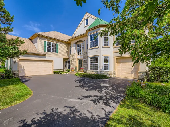 4 Forest View Dr, Hawthorn Woods, IL 60047