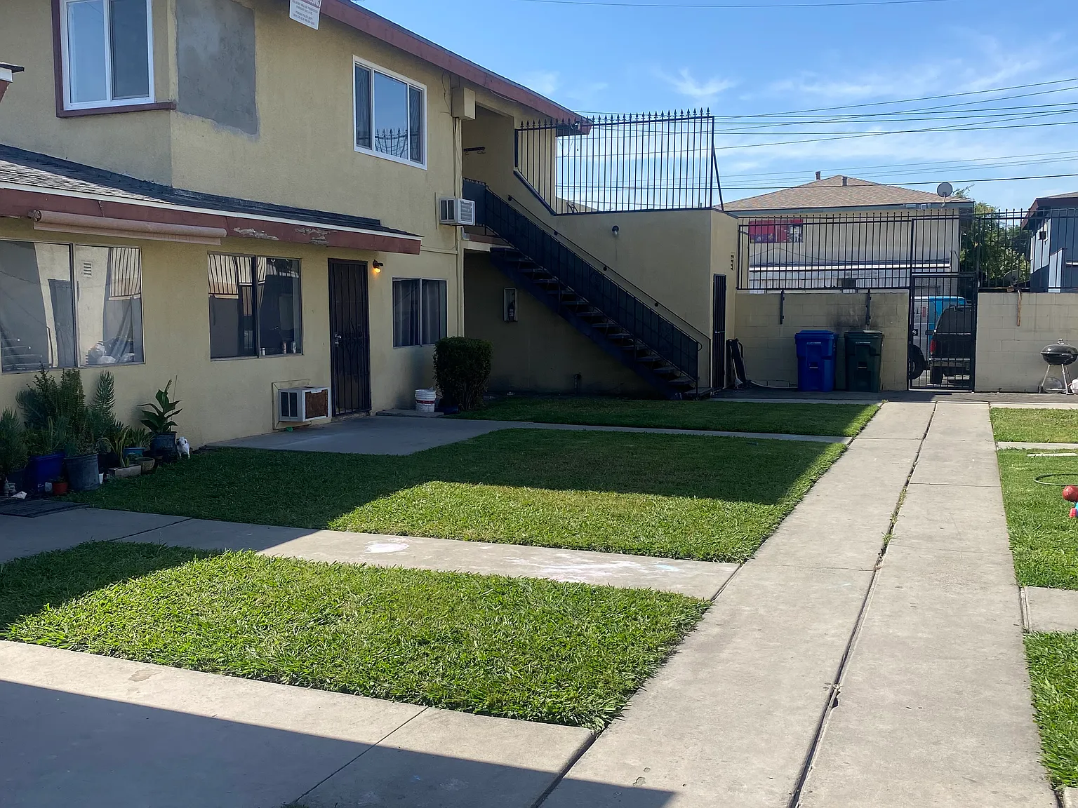 3 bed, 1000 sqft, $2,700 — Photo 3