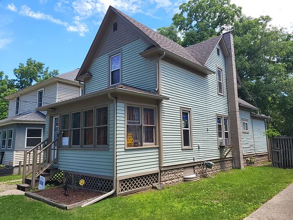 3rd image of 1133 Division St