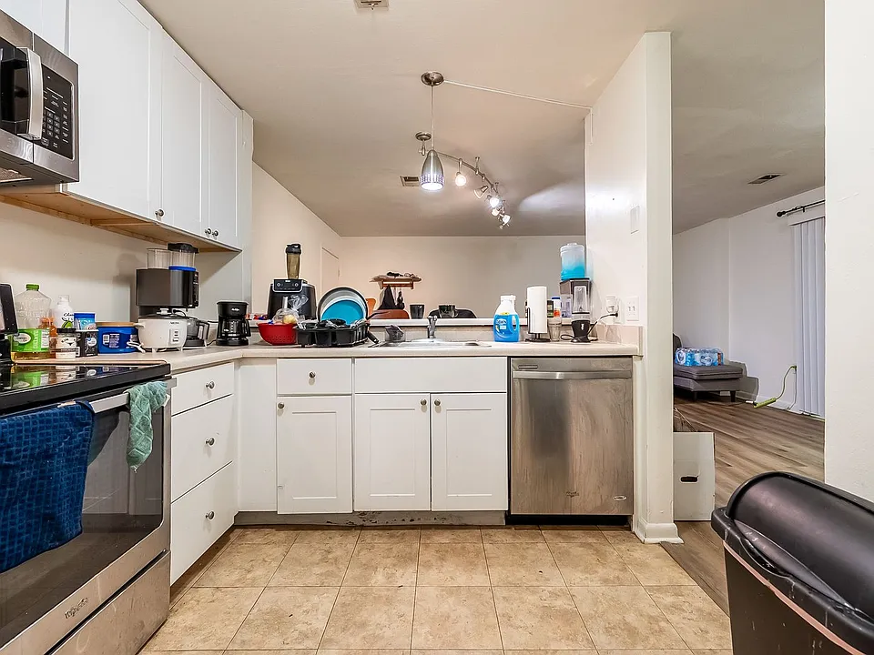 1213 University Ter #C