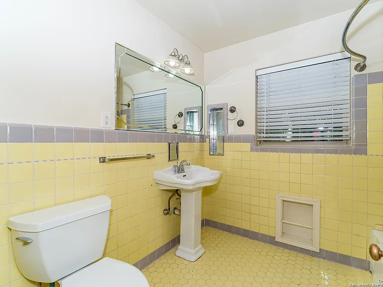 339 E Nottingham Dr — Photo 20