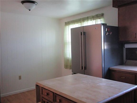 3rd image of 513 Beechwood Dr