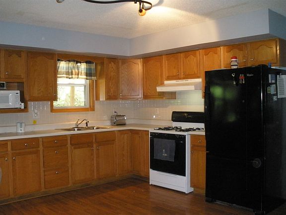 5th image of 823 S Dogwood Ln