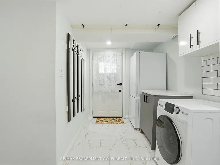 4849 Willmott St #LOWER — Photo 2