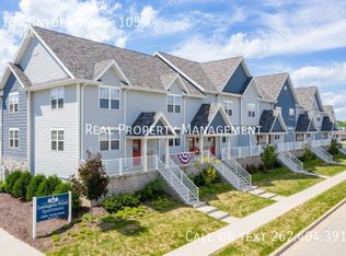 1165 Snyder Way UNIT 105, Oconomowoc, WI 53066