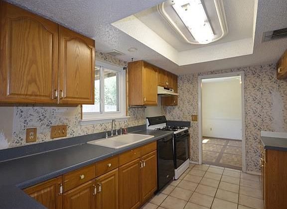5th image of 1611 Lime Rock Dr