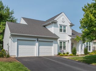 16 Country Lake Dr, Oak Ridge, NJ 07438