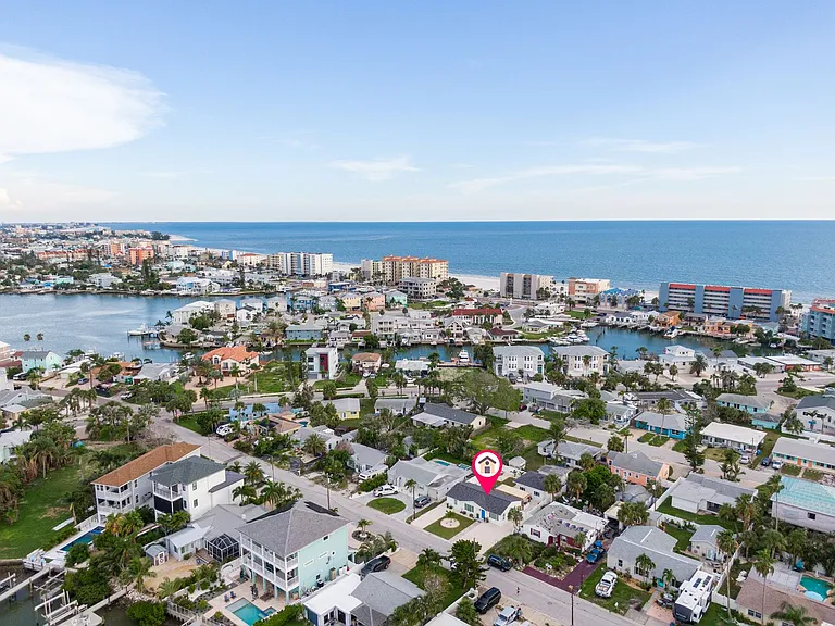 14032 N Bayshore Dr — Photo 38