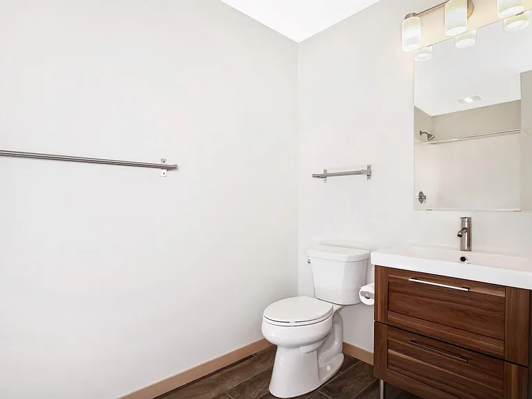 1027 Green Bay St #203 — Photo 14