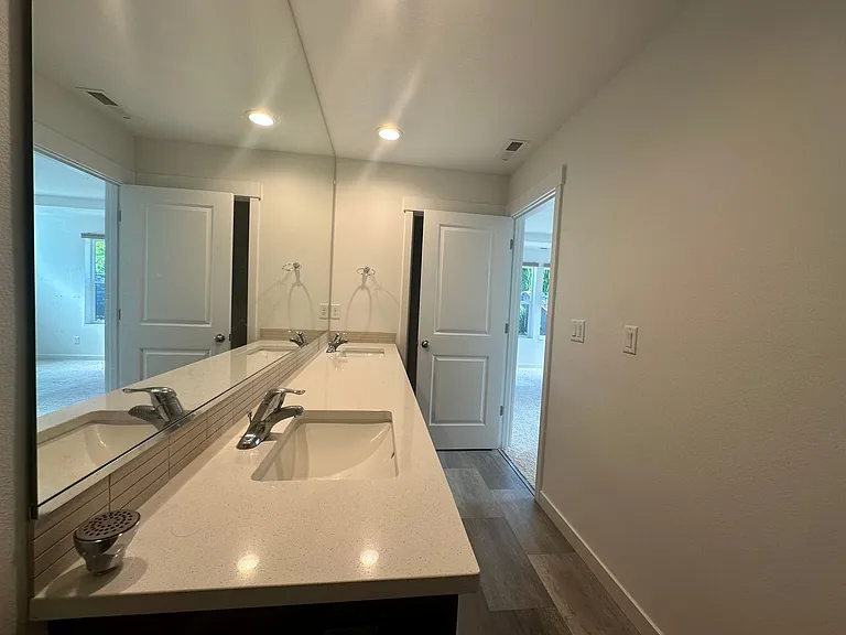 5263 NW Torchcrest Pl — Photo 10