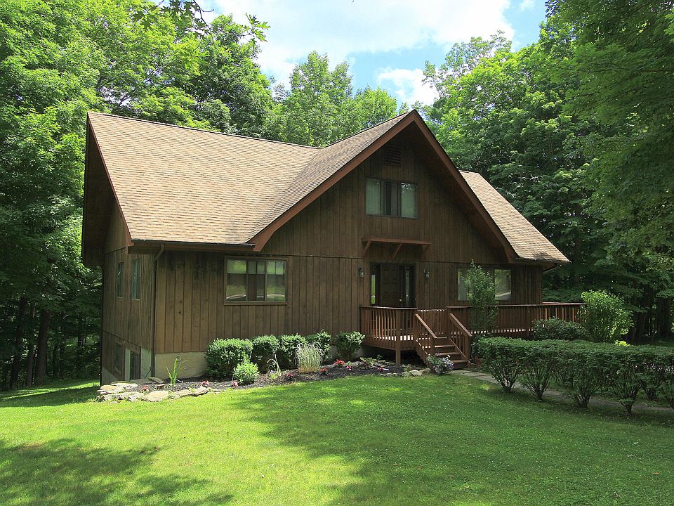 1st image of 14 Fawn Dr