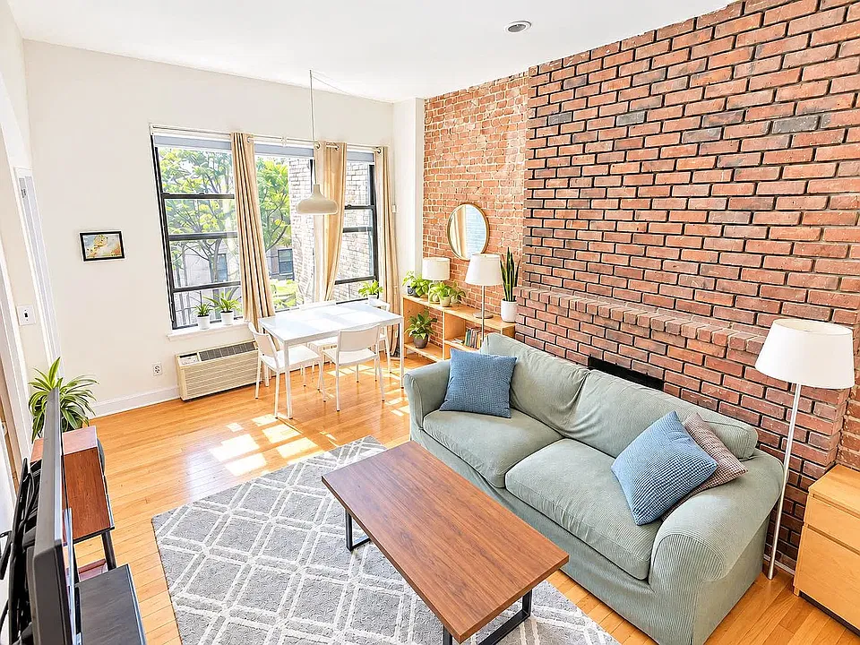 160 W 76th St #3B