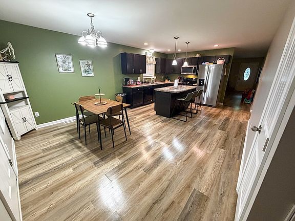 5th image of 503 W Center St