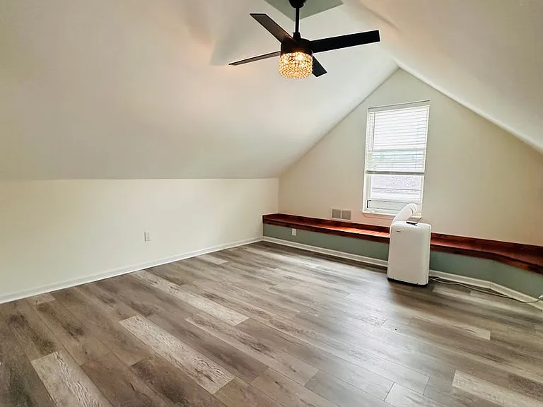 506 E Ormsby Ave — Photo 29