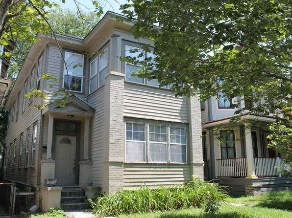 216 W 38th St, Savannah, GA 31401
