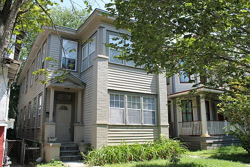 216 W 38th St Photo 1
