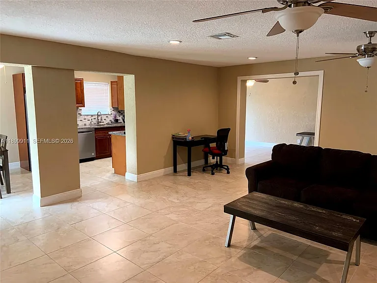 6407 SW 5th St — Photo 26