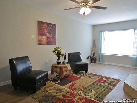 5th image of 354 Eland Dr