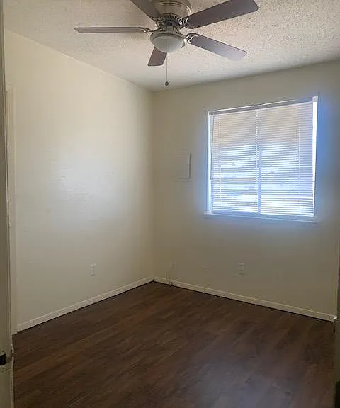 1025 McFie Ave — Photo 5