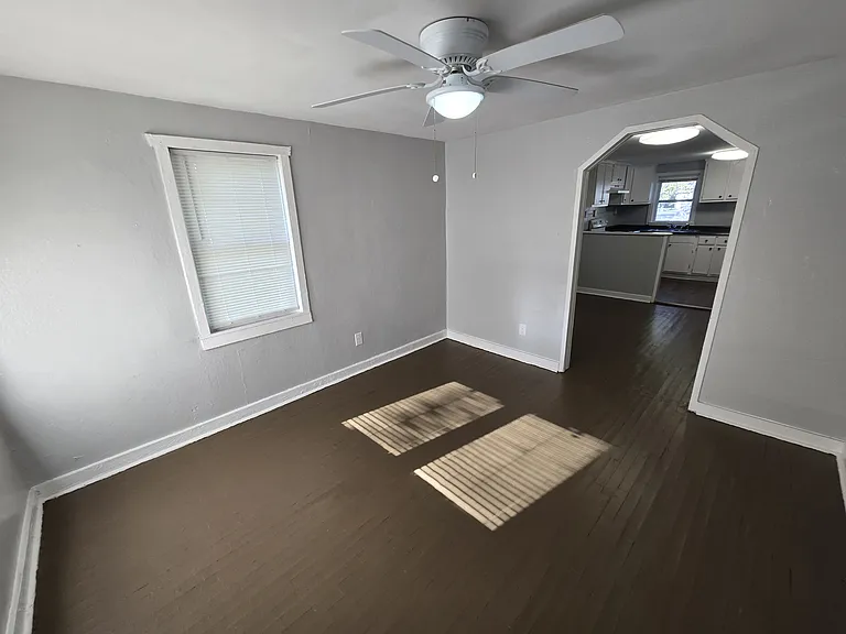 1223 Elliott Ave — Photo 4