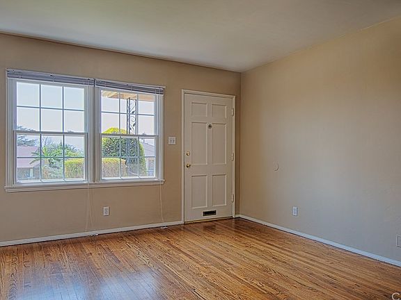 4th image of 2360 W Lincoln Ave