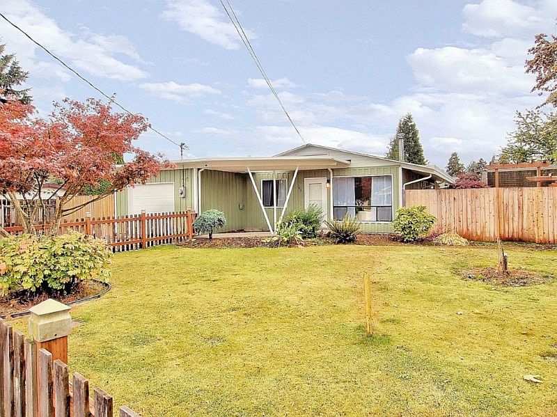 Rambler with fully fenced yard