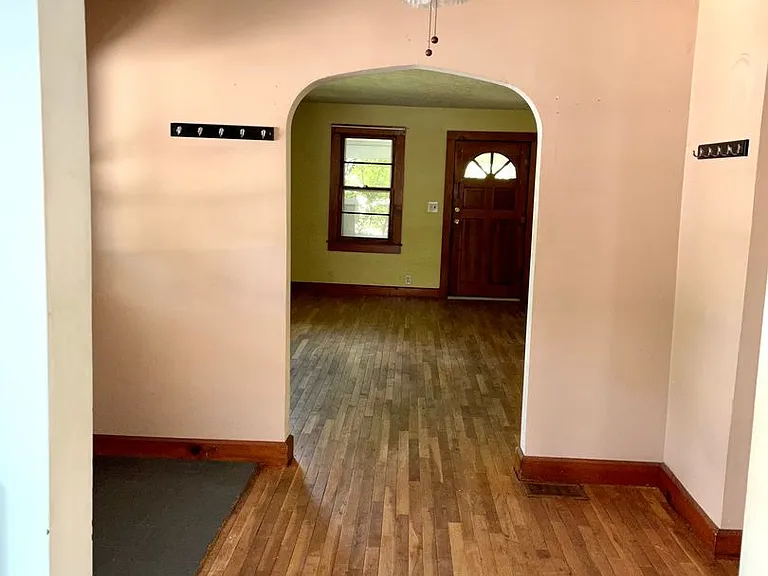 1123 N Madison St — Photo 18