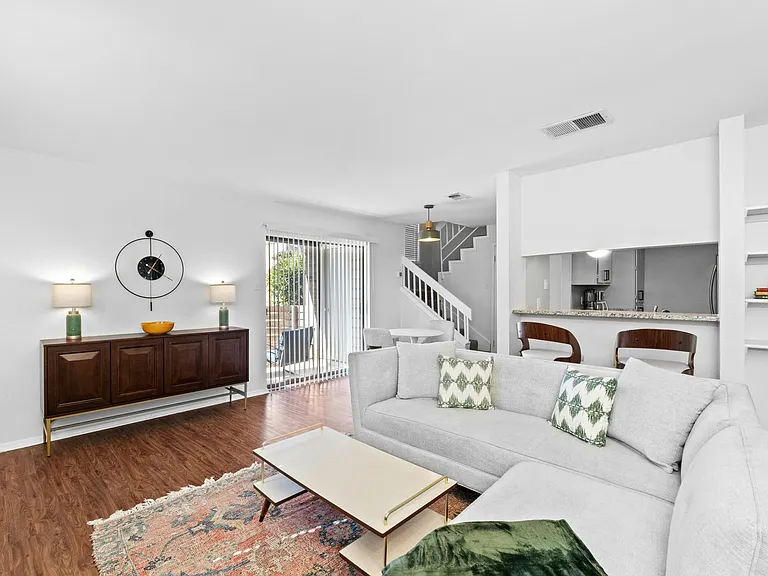 2018 W Rundberg Ln #15B — Photo 3