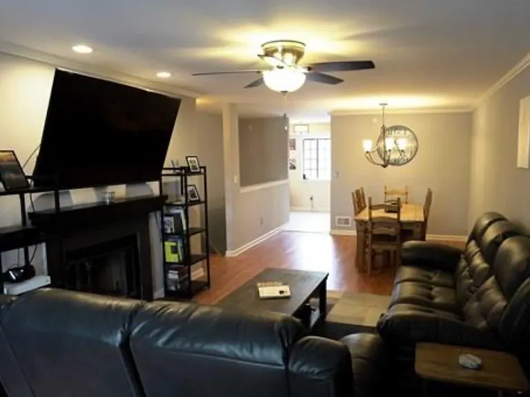1806 Faulkner Ct — Photo 3