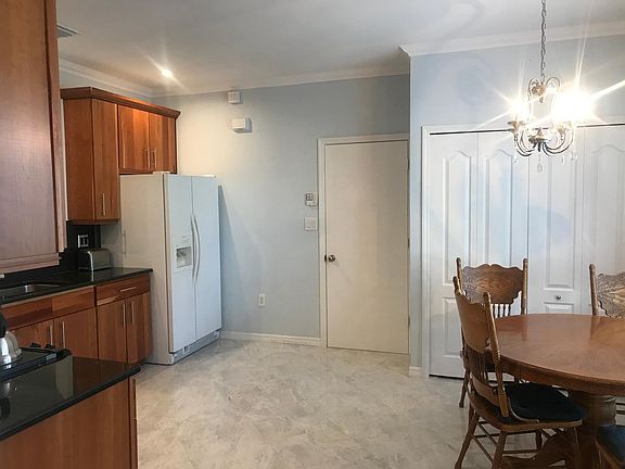 4th image of 4210 Caparosa Cir