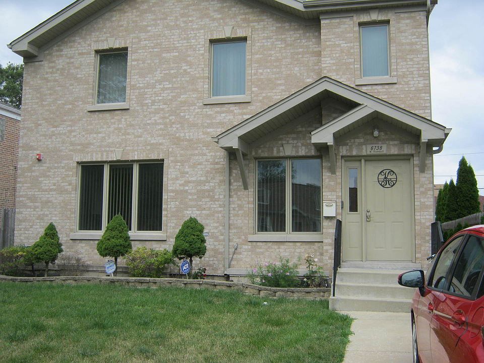 1st image of 6738 N Trumbull Ave