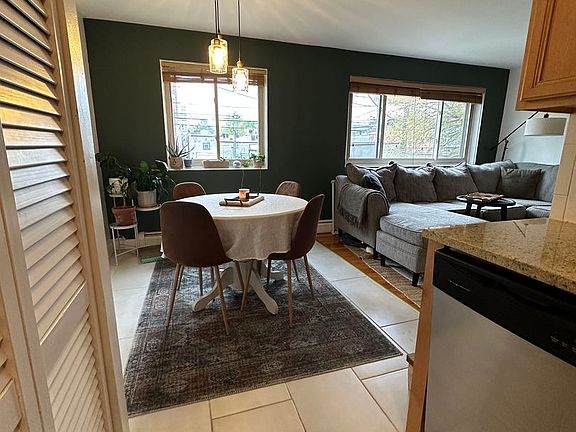 5th image of 1415 W Lunt Ave APT 212
