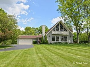 3020 Stonegate Dr, Crystal Lake, IL 60012