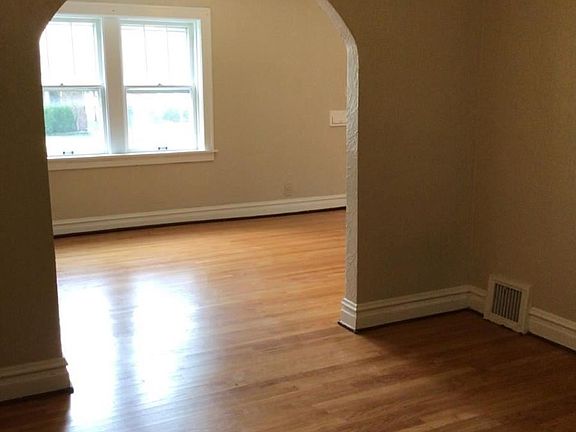 3rd image of 5227 Mardel Ave