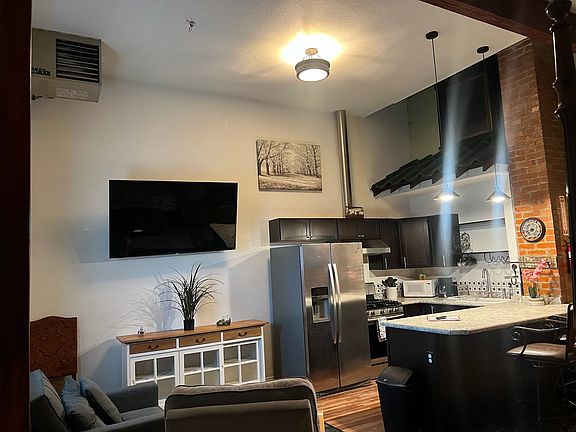 2nd image of 125 Broadway Ave S