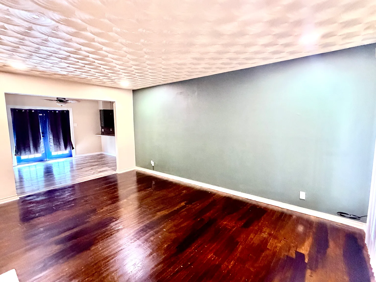 4 bed, 1852 sqft, $2,300 — Photo 4