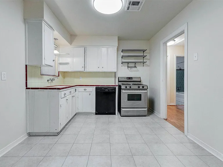 4026 Omeara Dr — Photo 6