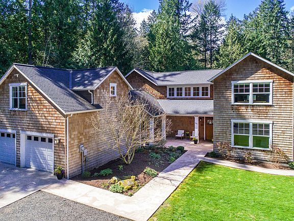 2nd image of 5875 NE Silver Willow Ln