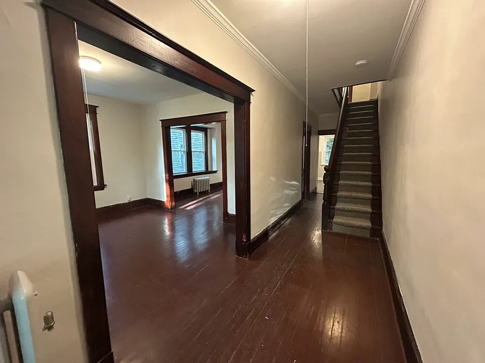 10 Scammell Ave