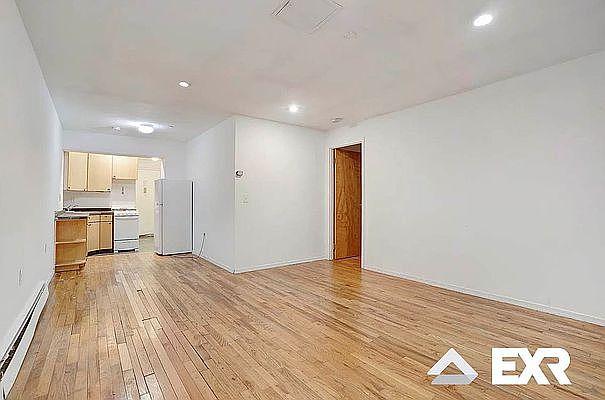 1st image of 530 W 47th St APT 1B