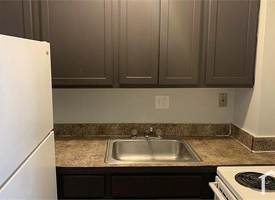 1st image of 7147 S Jeffery Blvd